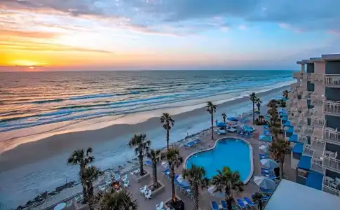 The Shores Resort & Spa - 18