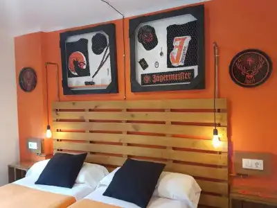 Barri Antic Hostel & Pub - 17