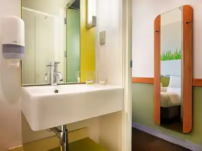 ibis budget Auckland Airport - 26