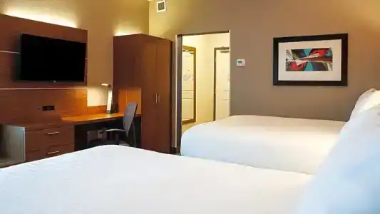 Holiday Inn Express & Suites Louisville Downtown by IHG - 117