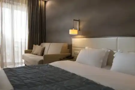 Cosmopolitan - 44