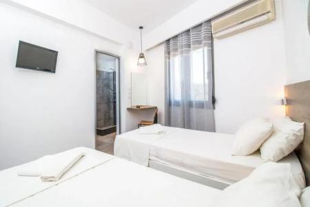 Hillside Studios & Apartments - 30