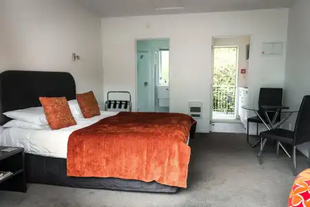 The Grange Motel - 6