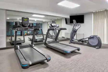 La Quinta Inn & Suites by Wyndham Dallas I-35 Walnut Hill Ln - 4