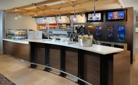 Courtyard by Marriott Dallas Plano in Legacy Park - 9