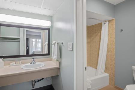 Vagabond Inn Glendale - 24