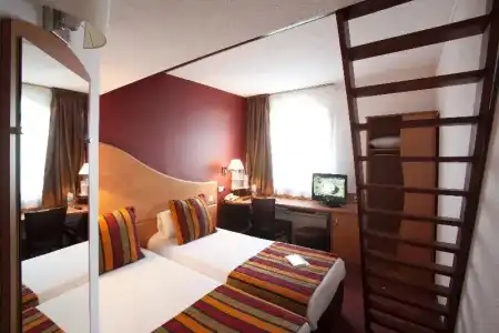 Sure by Best Western Bordeaux Lac - 42