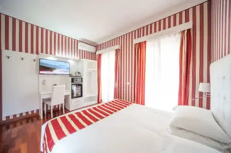 Relais Trevi 95 Boutique - 11