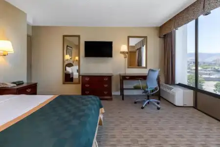 Ramada by Wyndham Reno and Casino - 19