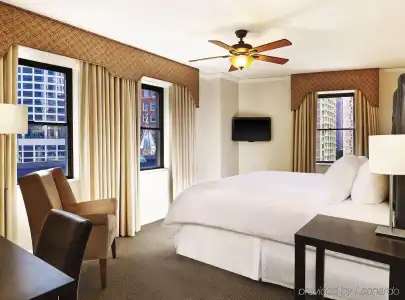 Tremont by SB at Chicago Magnificent Mile - 12