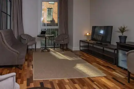 Warm House Apart - 0