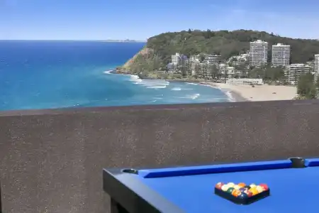 Burleigh Esplanade Beachfront Apartments - 20