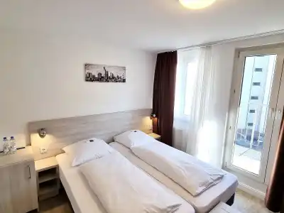 Adler Frankfurt - 1