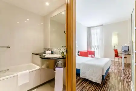 Express By Holiday Inn Zaragoza - 31