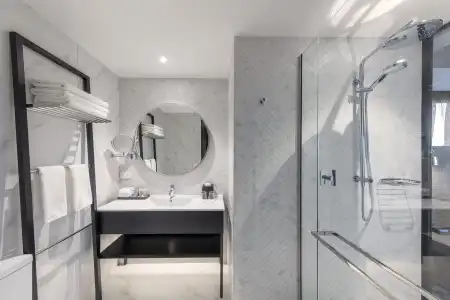 Crowne Plaza Christchurch by IHG - 9