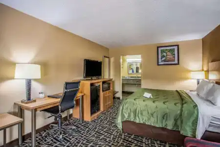 Quality Inn Bowling Green South - 49