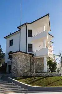 Chateau Linza Resort - 13