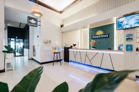 Days Inn by Wyndham Patong Beach Phuket - 37