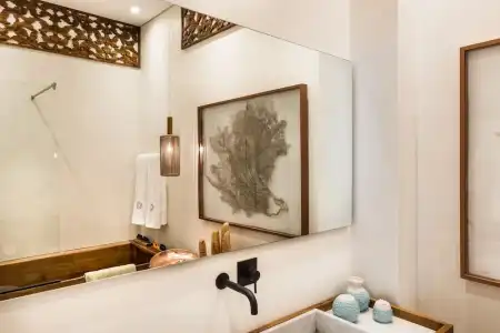 Nyx Chic Manor - 126
