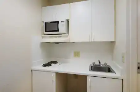 Suburban Studios Winston Salem-University Parkway - 30