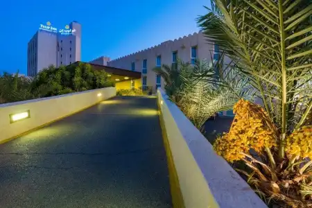 Tulip Inn Downtown Muscat - 16