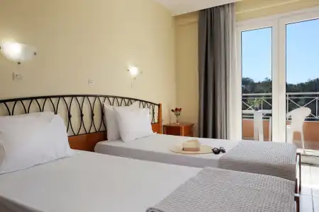 Kavos Plaza - 1