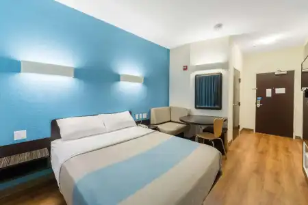 Motel 6 Laredo, TX - Airport - 6