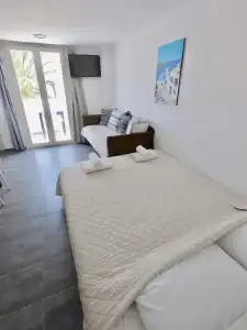 Anny Studios & Rooms Perissa Beach - 39