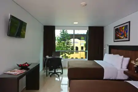 & Suites PF - 91