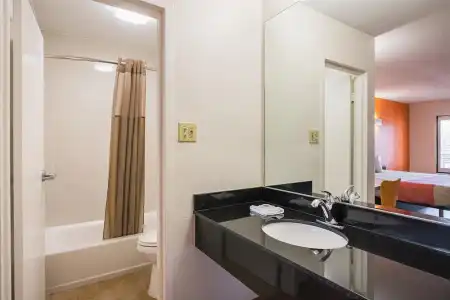 Motel 6 Savannah, GA - Midtown - 38