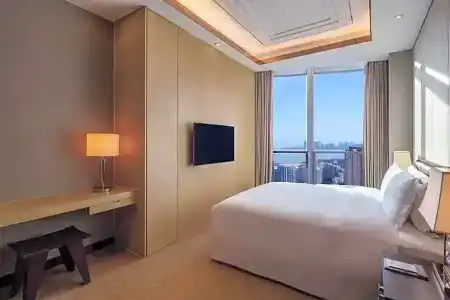 Hilton - 68