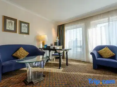 Grand Skylight Royal - 76