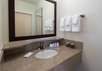 Fairfield Inn & Suites Greensboro Wendover - 7