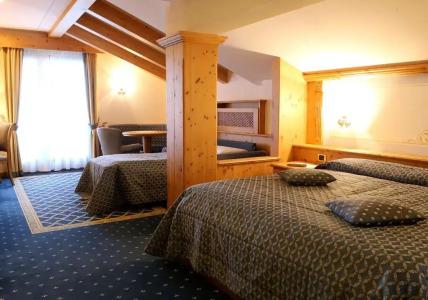 Belvedere & Paradise Club Center - 47