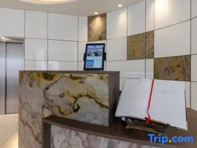 The 7, Suites, Studios & Apartments - 3