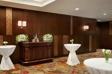 Embassy Suites Los Angeles - Glendale - 12