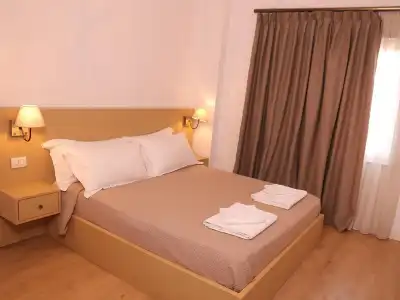 Oda Tirana - 4