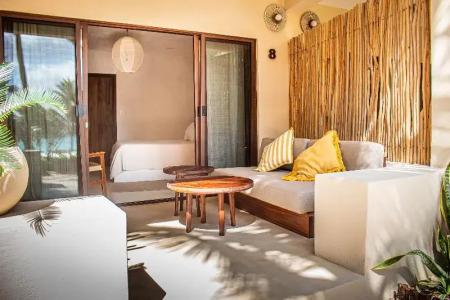 Dune Boutique located at the party zone - 32