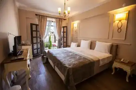 Livia Garden - 48