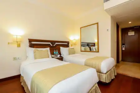 The Royal Plaza - 9