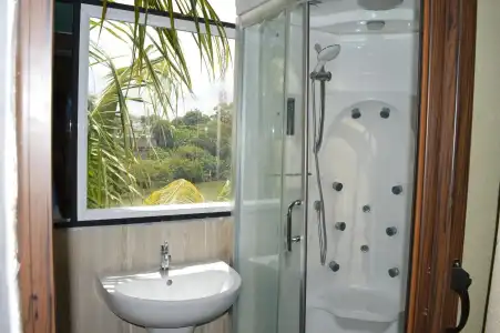 Le Bamboo Guesthouse - 8