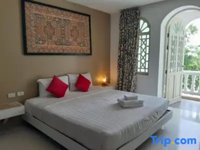 Island Patong Beachfront Apartments - 48