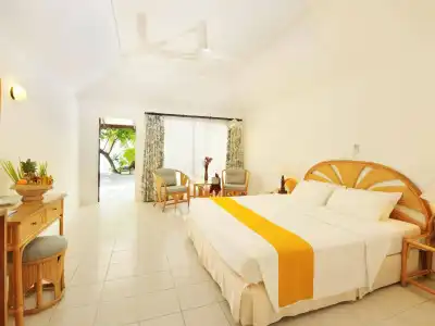Holiday Island Resort & Spa - 2