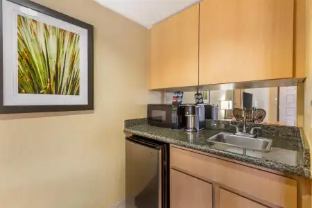 Best Western Plus Scottsdale Thunderbird Suites - 76