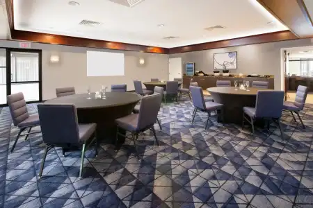 Courtyard by Marriott Dallas Plano in Legacy Park - 19