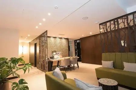 Omid Boutique - 9