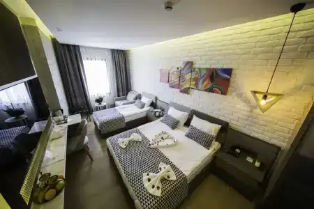 Laren Family & Spa - Boutique - 105