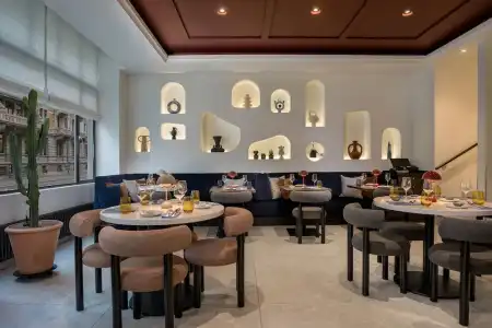 Neues Schloss Privat Zurich, Autograph Collection - 24