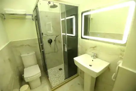 Vllaznia - 19