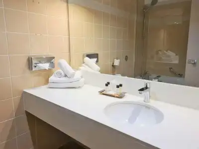 C Suites - 43